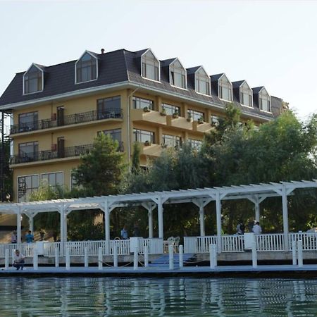 River Side Hotel Mingachevir Bagian luar foto