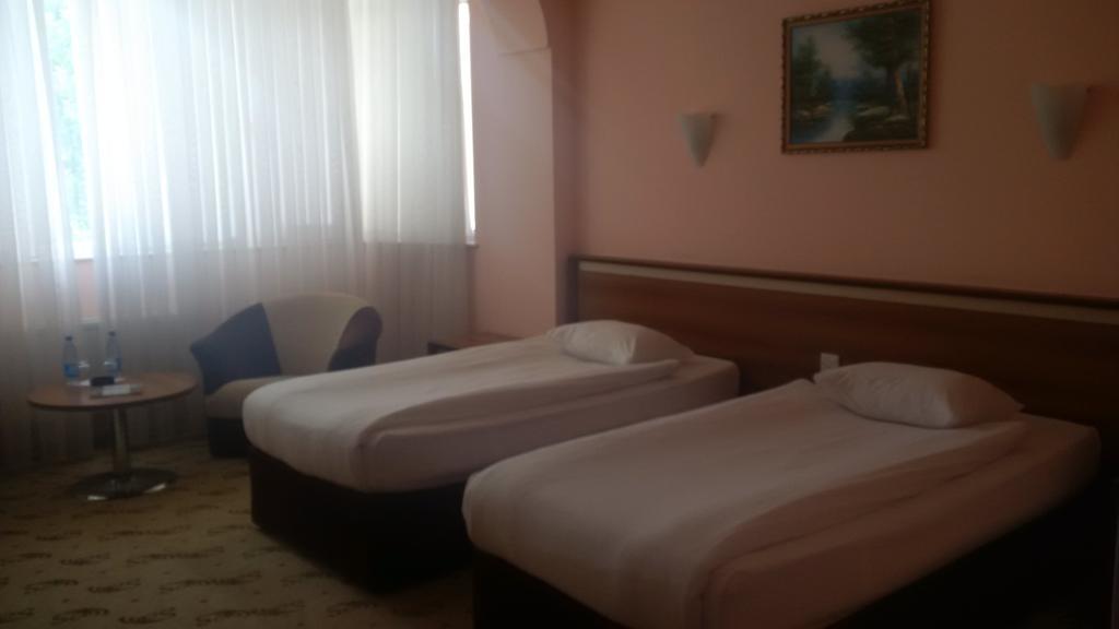 River Side Hotel Mingachevir Ruang foto