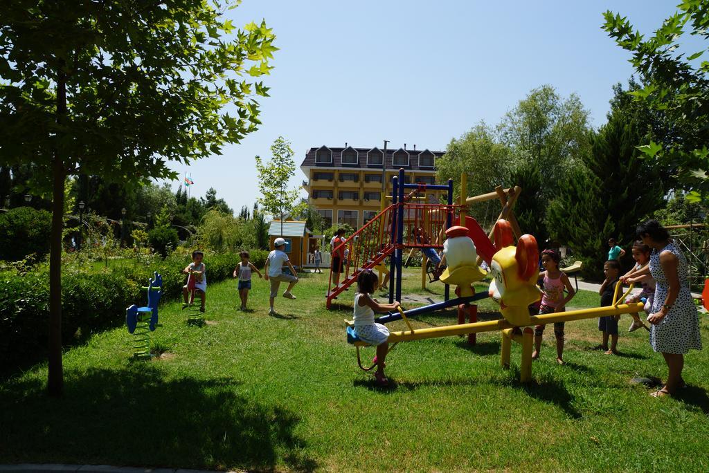 River Side Hotel Mingachevir Bagian luar foto