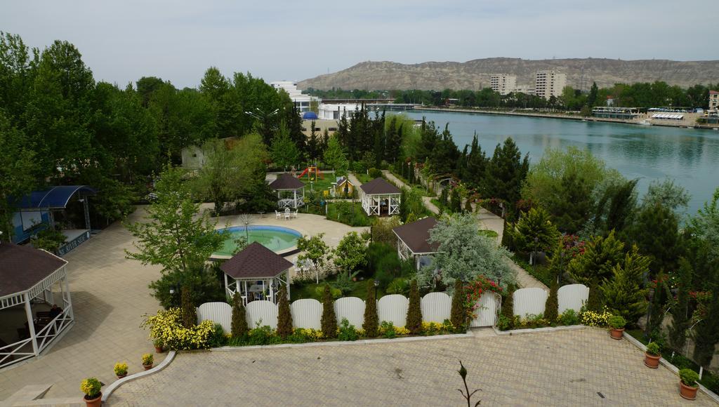River Side Hotel Mingachevir Bagian luar foto
