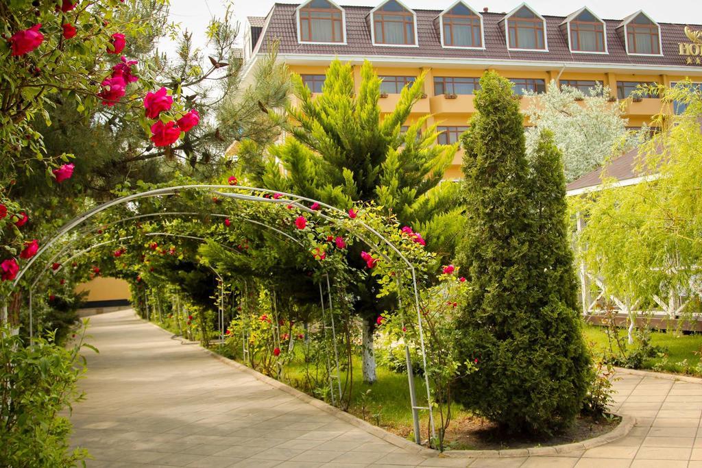 River Side Hotel Mingachevir Bagian luar foto