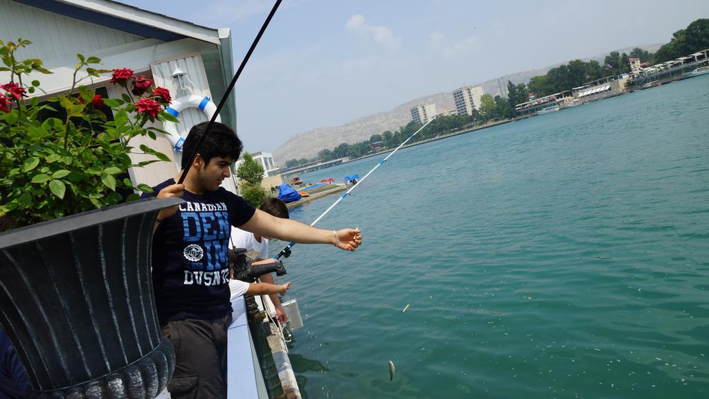 River Side Hotel Mingachevir Bagian luar foto