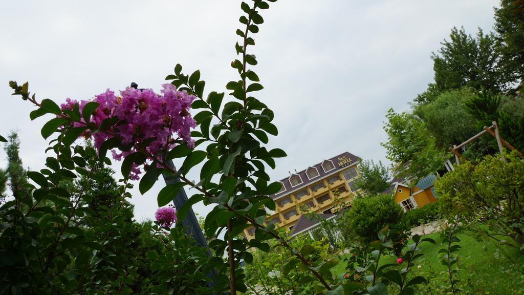 River Side Hotel Mingachevir Bagian luar foto