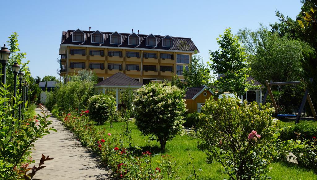 River Side Hotel Mingachevir Bagian luar foto