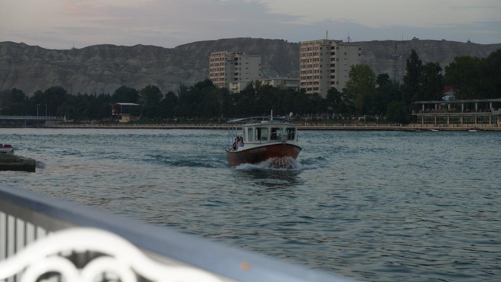 River Side Hotel Mingachevir Bagian luar foto